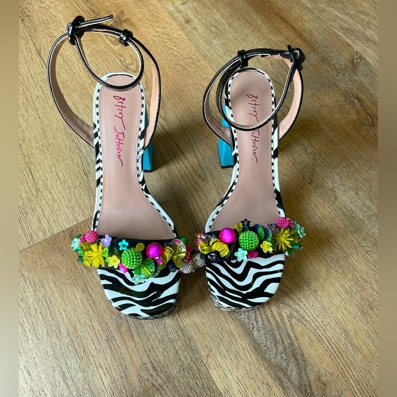 Betsey Johnson Zebra Print Beaded Platform Block Heel Sandals Sz 8 NWT festival - Picture 1 of 5